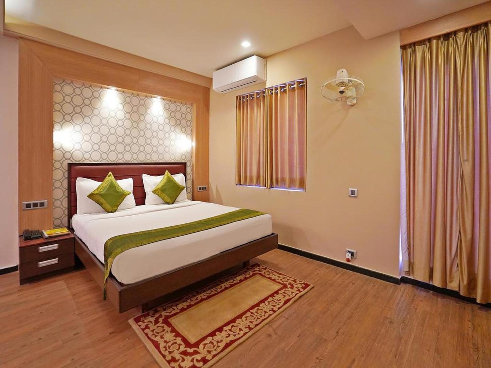 Gold Coast Beach Resort Puri Bagian luar foto